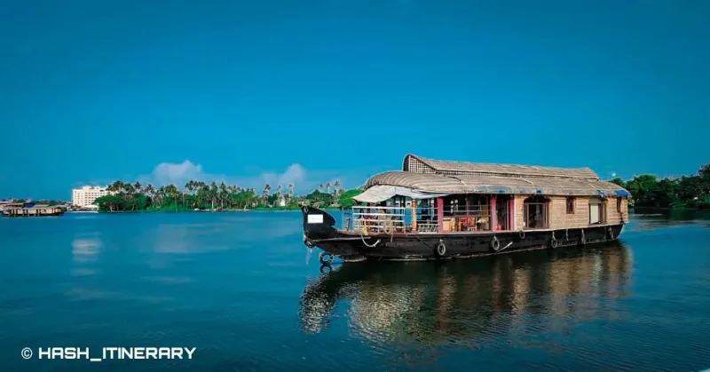 Houseboat on the Alleppey backwaters, Kerala